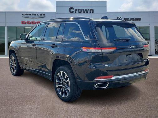 Diamond Black Crystal Pearlcoat 2024 Jeep Grand Cherokee 4xe Overland