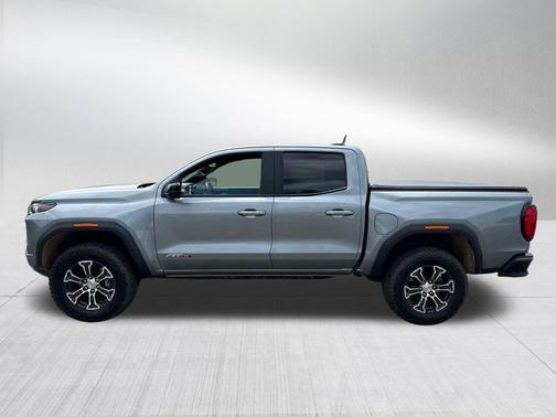 Sterling Metallic 2023 GMC Canyon AT4