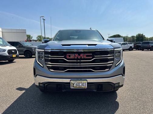 Sterling Metallic 2024 GMC Sierra 1500 SLT
