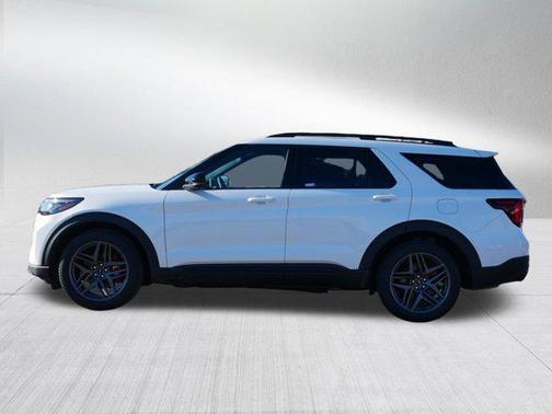 Star White Metallic Tri-Coat 2026 Ford Explorer ST