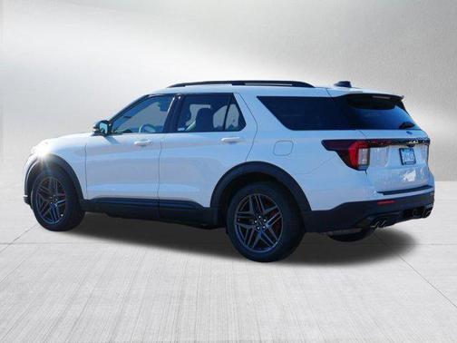 Star White Metallic Tri-Coat 2026 Ford Explorer ST