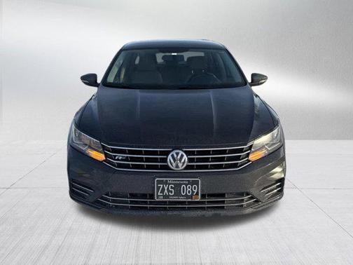 2017 Volkswagen Passat 1.8T R-Line w/Comfort