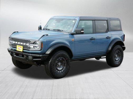 Azure Gray Metallic Tri-Coat 2025 Ford Bronco Badlands