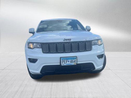 Bright White Clearcoat 2017 Jeep Grand Cherokee Altitude