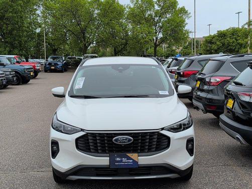 Star White Metallic Tri-Coat 2024 Ford Escape Platinum