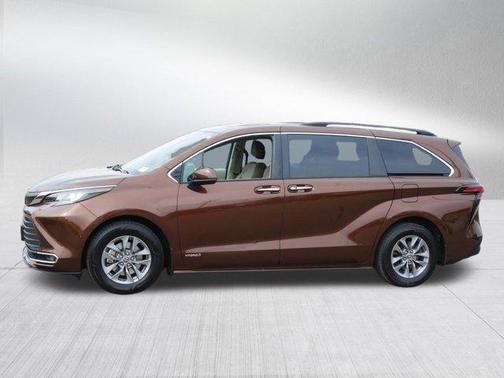 2021 Toyota Sienna XLE 7 Passenger