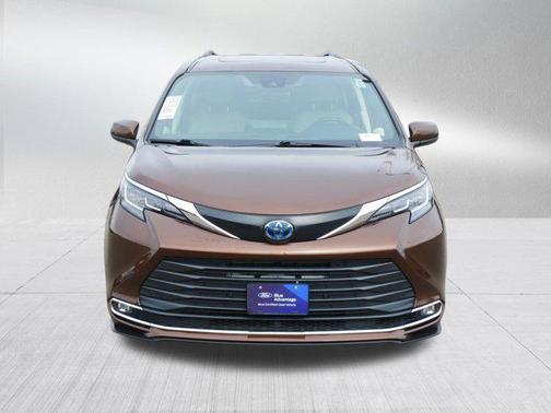 2021 Toyota Sienna XLE 7 Passenger
