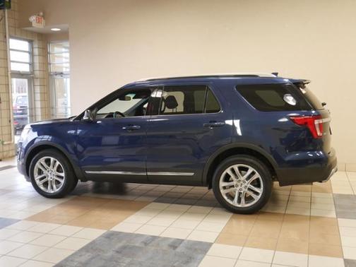 Blue Jeans Metallic 2016 Ford Explorer XLT