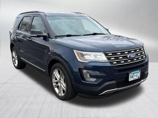 Blue Jeans Metallic 2016 Ford Explorer XLT