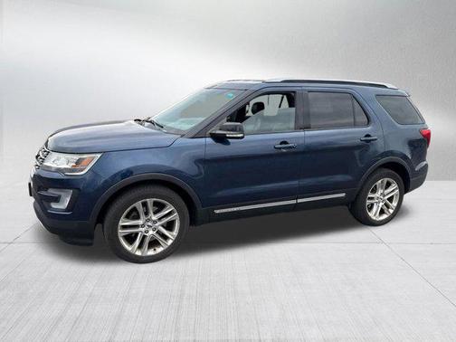 Blue Jeans Metallic 2016 Ford Explorer XLT