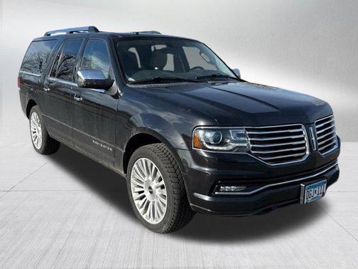 Tuxedo Black Metallic 2015 Lincoln Navigator Base