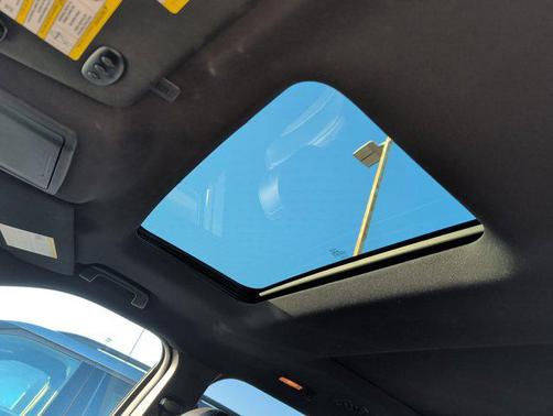 White Platinum Metallic Tri-Coat 2017 Ford Explorer sport