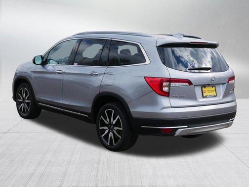 Lunar Silver Metallic 2020 Honda Pilot Touring 8-Passenger
