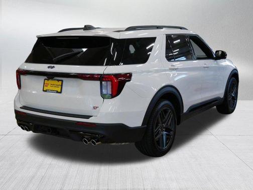Star White Metallic Tri-Coat 2026 Ford Explorer ST