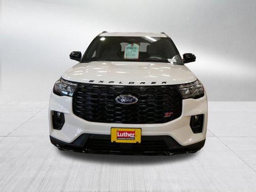 Star White Metallic Tri-Coat 2026 Ford Explorer ST