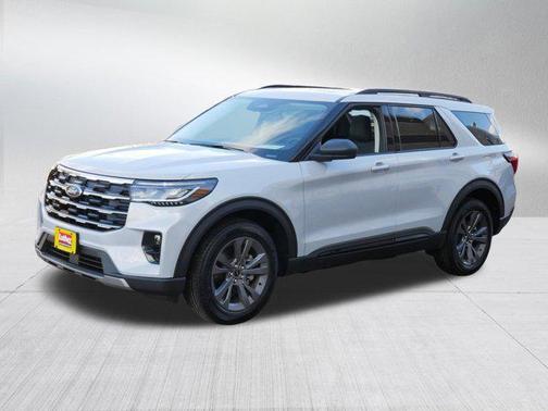 Space White Metallic 2026 Ford Explorer Active