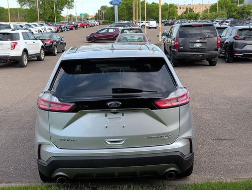 Ingot Silver Metallic 2019 Ford Edge Titanium