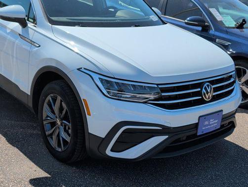 Pure White 2022 Volkswagen Tiguan 2.0T SE 4MOTION