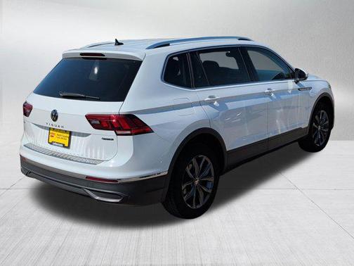Pure White 2022 Volkswagen Tiguan 2.0T SE 4MOTION