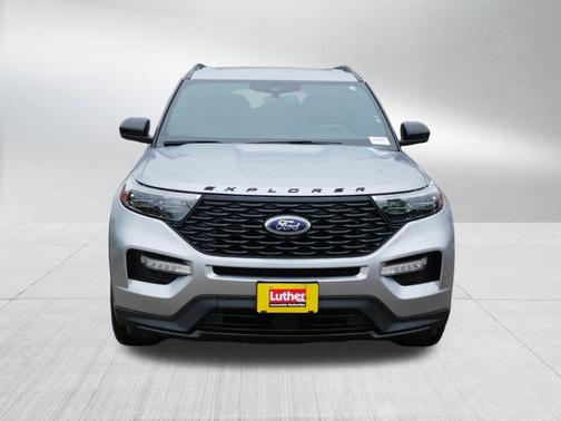 Iconic Silver Metallic 2023 Ford Explorer ST-Line