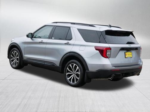 Iconic Silver Metallic 2023 Ford Explorer ST-Line