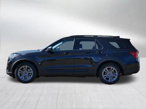 Agate Black Metallic 2026 Ford Explorer Active