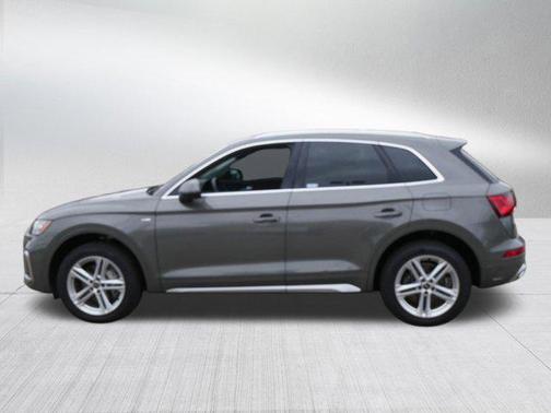Chronos Gray Metallic 2023 Audi Q5 55 S line Premium