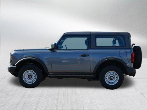 Carbonized Gray Metallic 2025 Ford Bronco Base