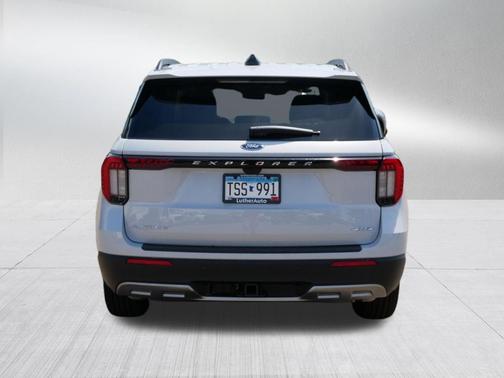 Space White Metallic 2026 Ford Explorer Active