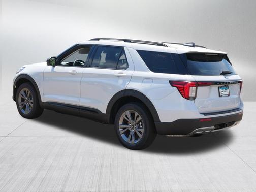 Space White Metallic 2026 Ford Explorer Active