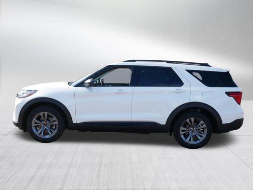 Star White Metallic Tri-Coat 2026 Ford Explorer Active