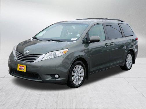 2013 Toyota Sienna XLE