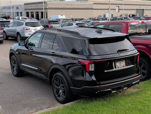 Agate Black Metallic 2025 Ford Explorer ST-Line
