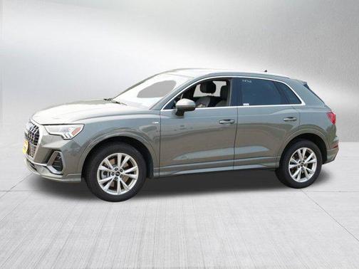 2023 Audi Q3 S line Premium