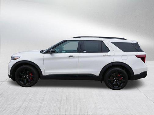 Star White Metallic Tri-Coat 2024 Ford Explorer ST
