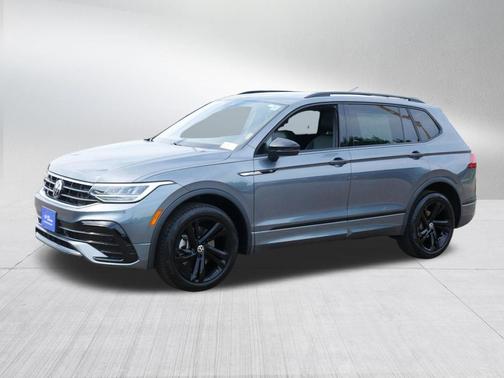Platinum Gray Metallic 2023 Volkswagen Tiguan 2.0T SE R-Line Black 4MOTION