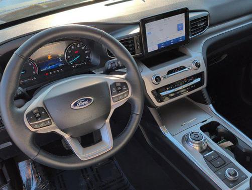 Agate Black Metallic 2023 Ford Explorer XLT