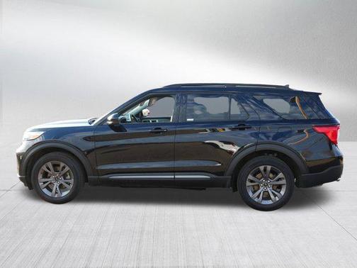 Agate Black Metallic 2023 Ford Explorer XLT