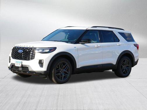 Star White Metallic Tri-Coat 2026 Ford Explorer ST-Line