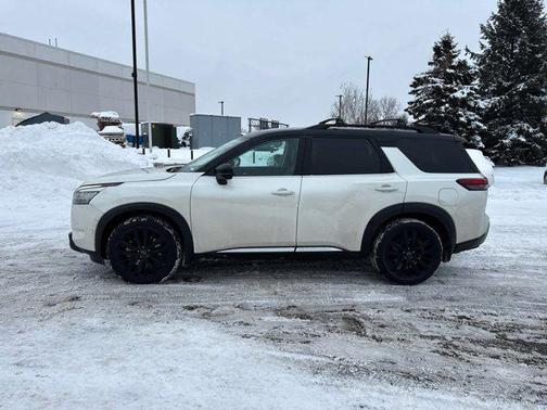 2023 Nissan Pathfinder Platinum 4WD