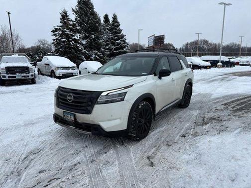 2023 Nissan Pathfinder Platinum 4WD