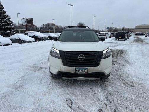 2023 Nissan Pathfinder Platinum 4WD