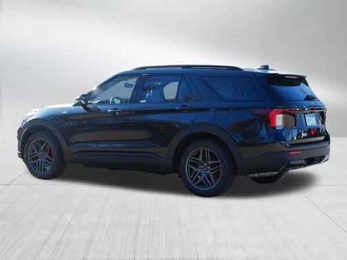 Agate Black Metallic 2026 Ford Explorer ST-Line