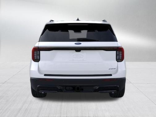 Star White Metallic Tri-Coat 2026 Ford Explorer ST-Line