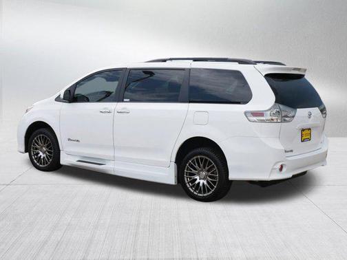 2015 Toyota Sienna SE