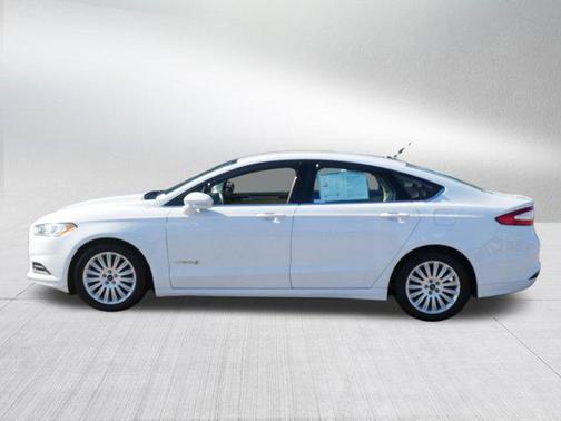 2016 Ford Fusion Hybrid SE