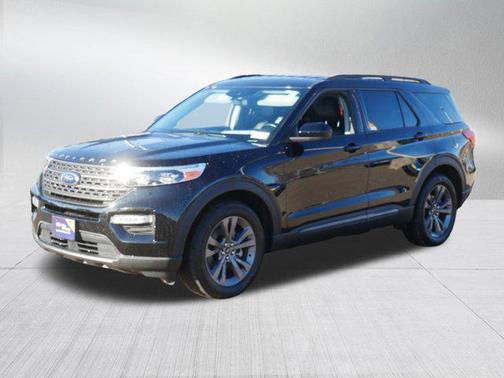 Agate Black Metallic 2022 Ford Explorer XLT