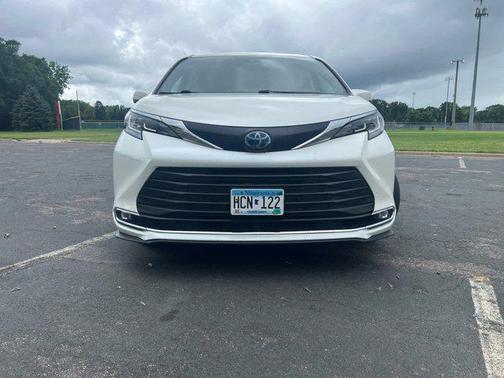 2021 Toyota Sienna XLE 7 Passenger
