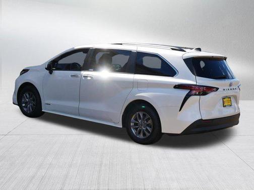 2021 Toyota Sienna XLE 7 Passenger