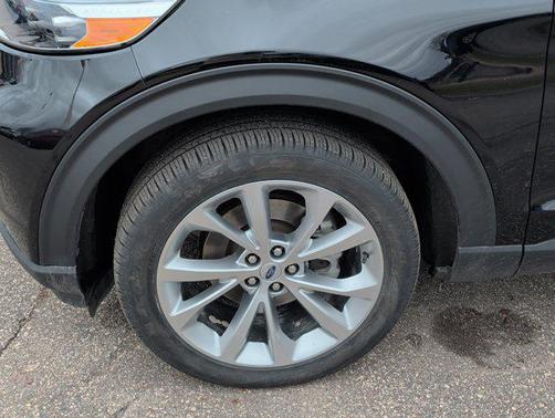 Agate Black Metallic 2023 Ford Explorer Platinum